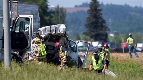 Albany Oregon Crash Horror Smash Kills Seven As Drunk Truck Driver