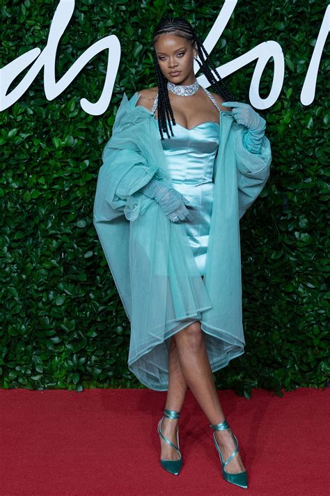 Rihanna 2019 Fashion Awards 4