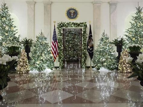 Nach ihren tests im haus erklärten sie, dass der geist exisitert und wirklich herumspukt. Geist Amerikas: Melania Trump präsentiert Weihnachtsdeko ...
