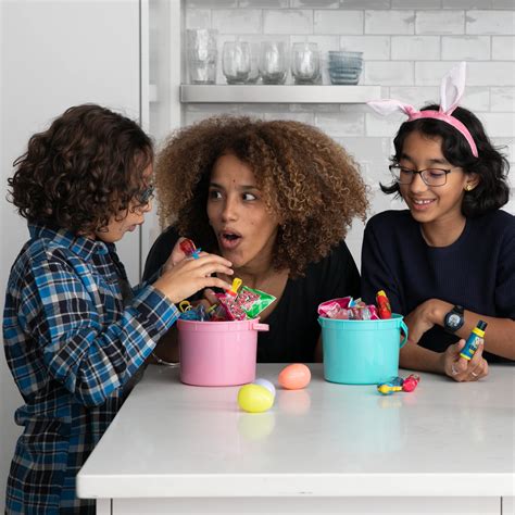 Mua Bazooka Candy Brands Easter Candy Box 18 Count Lollipops W
