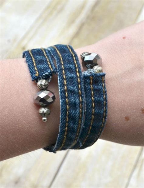 35 Ways To Upcycle Old Jeans Into New Jewelry