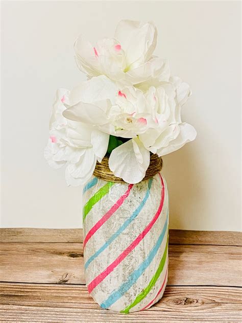 Easy Diy Mason Jar Vase To Display Flowers Run To Radiance