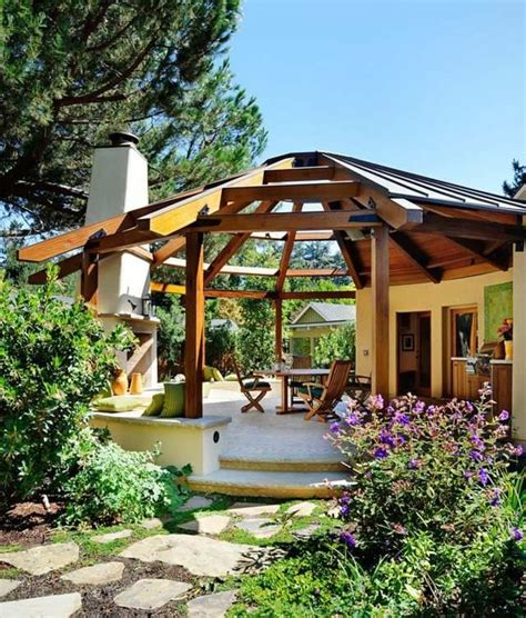 Holzpavillon im Garten - stilvolle Alternative zu der ...