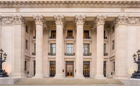 Four Seasons Hotel London At Ten Trinity Square London 2021 Updated Prices Deals