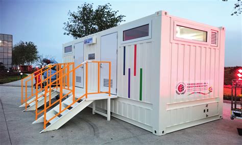 Chinese Team Transforms Used Cargo Containers Into Eco Friendly Toilets