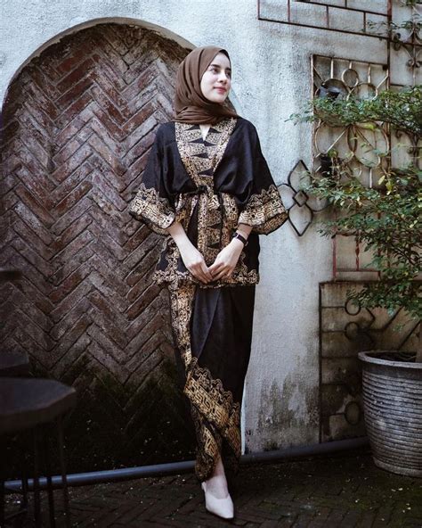 5 pilihan outfit batik hijab modern buat tampilan maksimal and elegan saat kondangan semua