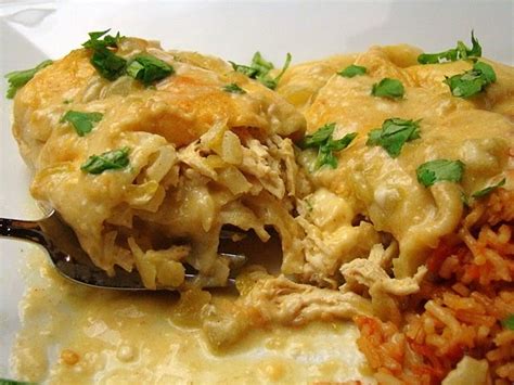 Serve with a sprinkle of cilantro, sour cream, and salsa. Krista's Kitchen: The Pioneer Woman's White Chicken Enchiladas