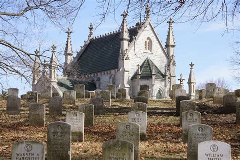 9 Disturbing Cemeteries In Indiana That Will Give You Goosebumps Only
