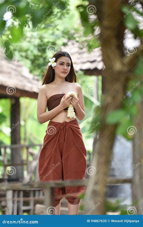 Mulheres Tailandesas Bonitas Imagem De Stock Imagem De Lindo Atrativo 94867635