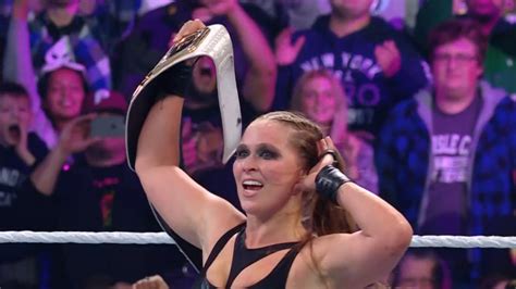 Ronda Rousey Wins Smackdown Women S Title At Wwe Extreme Rules