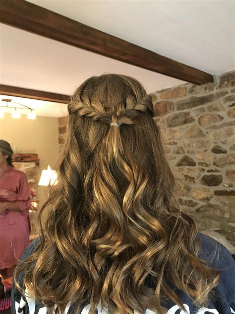 If you want to hide greasy roots, massage some dry shampoo into the scalp, shake it out, then wind the hair up top into a cute lil' bun. Cute Hairstyle!!!!! Braided Half Up Half Down ️ ️ ️😍😍😍💋💋💋 ...