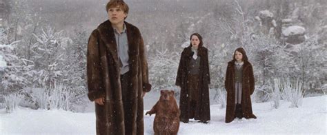 Джорджи хенли, скандар кейнс, уильям моусли и др. Movie Review: The Chronicles of Narnia: The Lion, the ...