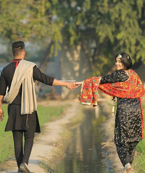 Pin By 𝙶𝚄𝚁𝙸 ♥ On ᴄᴏᴜᴘʟᴇs Punjabi Wedding Couple Couple Photoshoot