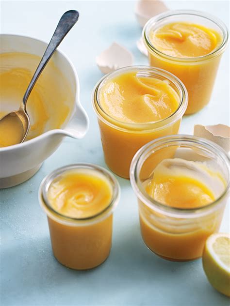 As is always the case when it comes to great recipes… better late than never. Lemon Curd | Donna Hay
