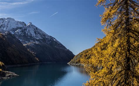 Download Wallpaper 3840x2400 Lake Mountain Trees Autumn 4k Ultra Hd