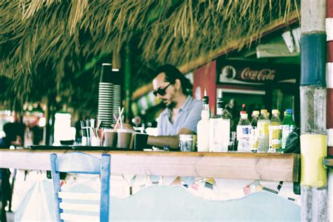 Best Beach Bars in Bonita Springs - Modern Movers