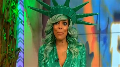 Wendy Williams Faints On Live Tv After Overheating Good Morning America