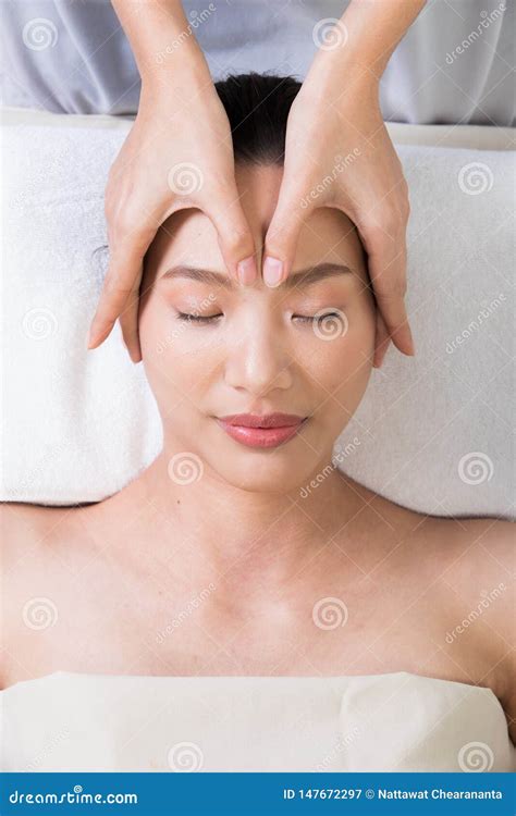 Ayurvedic Head Massage Therapy On Facial Forehead Stock Image Image Of Balance Lifestyle