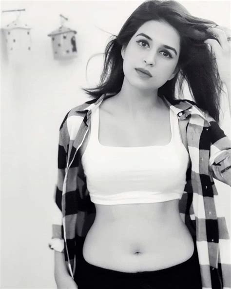 Shraddha Das Oozes Hotness As She Shows Off Her Toned Midriff In A Crop Top View Pics
