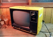 東元TECO 普普風黑白電視機—古物舊貨、早期生活家電用品收藏, 家具及居家用品, 居家裝飾, 花瓶園藝在旋轉拍賣