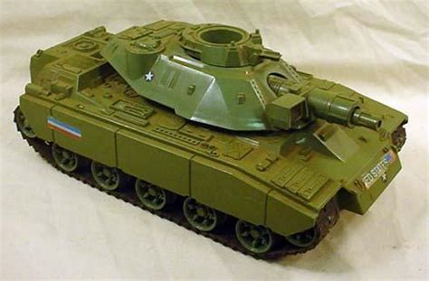 This new size was called commando scale. VINTAGE GI JOE TANK