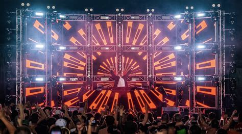 More Than 100 Adj Fixtures Energize Raw Stage At Germanys Biggest