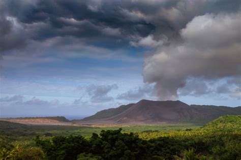 5 Of The Biggest Volcanic Eruptions In History History Hit