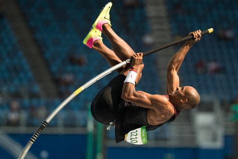 Ej obiena (afp) obiena cleared 5.85 meters on his third attempt to shatter his previous mark of 5.81 Canada's Damian Warner competes in the pole vault in the ...