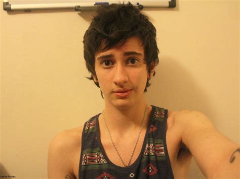 in captivating selfies 21 year old man captures his 3 year gender scoopnest