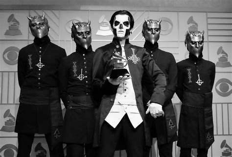 Hollywood Casino Amphitheatre faces confusion over face paint policy