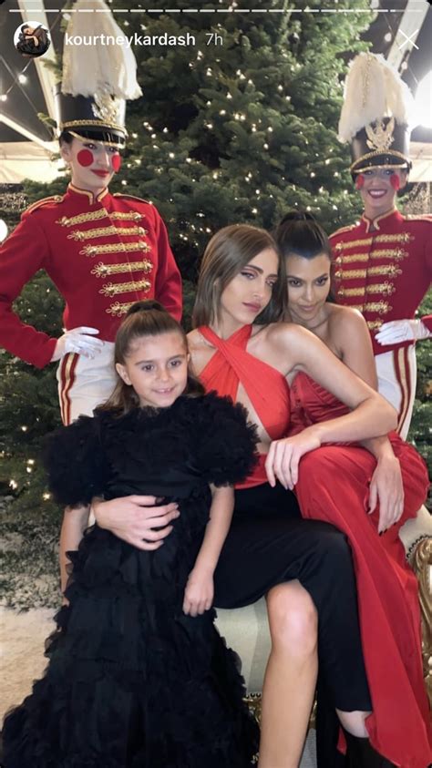 The kardashians' very merry christmas cards through the years. See the Pictures From the 2019 Kardashian Christmas Party | POPSUGAR Celebrity Photo 41