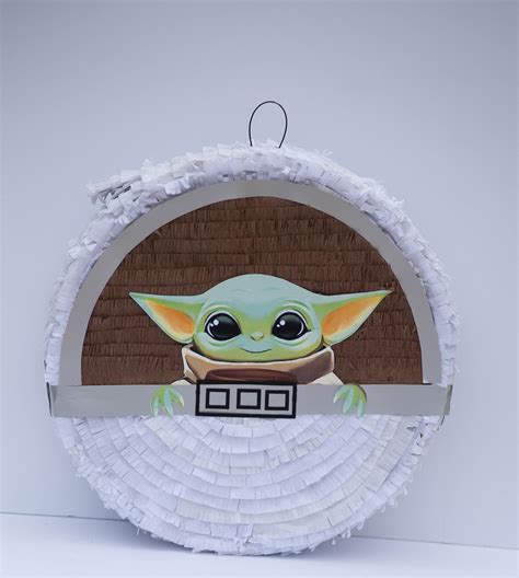 Baby Yoda/ Grogu Piñata - Etsy Canada