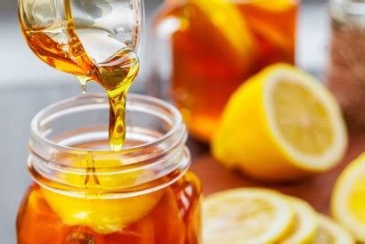 Beli lemon madu online berkualitas dengan harga murah terbaru 2021 di tokopedia! Manfaat Manis Madu untuk Sakit Tenggorokan dan Cara Membuatnya