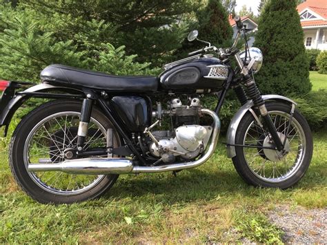 The 1946 triumph t100 tiger was a 500cc vertical twin with a single carburetor & a rigid frame, but the girder front end had been upgraded to telescopic forks. Triumph Tiger 5TA 500 cm³ 1965 - Nurmijärvi ...