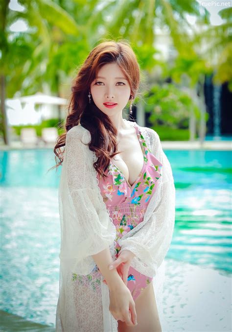 Korean Lingerie Queen Model Kim Hee Jeong Floral Pink Swimsuit