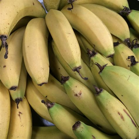 Bananas Cavendish 1kg Spray Free Farmacy