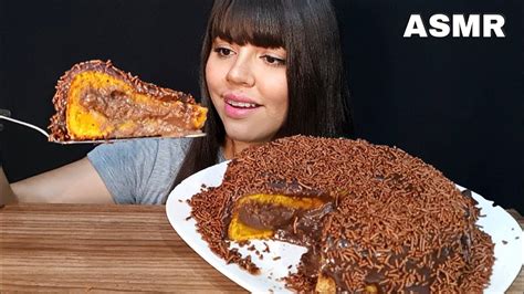 Asmr Comida Bolo De Cenoura Com Chocolate Mukbang Brasil Eating Sounds Youtube