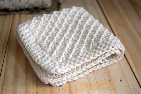 Hand Knit Daisy Stitch Washcloth Pattern Nourish And Nestle