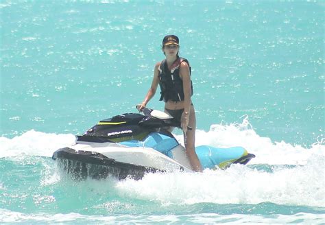 Kendall Jenner In Bikini At The Beach In Turks And Caicos 08122016