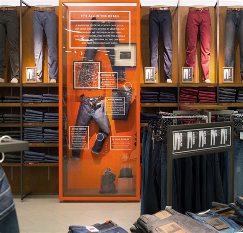 Fashion Mobile Shop Design Retail Design Visual Merchandising Displays