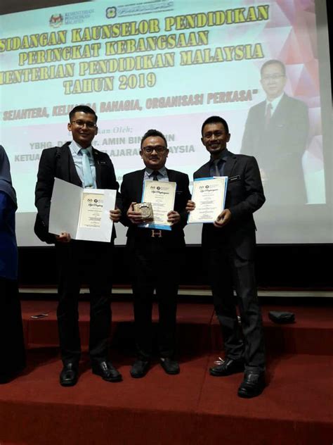 Pengarah kv tawau, encik rangiah a/l muthusamy yang. BULETIN PPD BETONG: SETINGGI-TINGGI TAHNIAH KEPADA UNIT ...