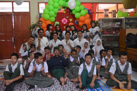 Berbagi Kebahagiaan Dengan Murid Slb Tanoto Foundation