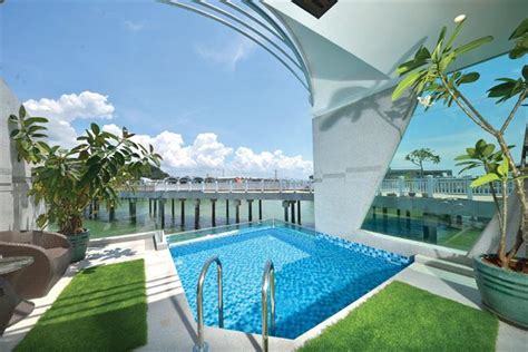 Overlooking a gleaming ribbon of port dickson's beach and the turquoise waters of the straits of malacca, our 117 tower rooms and 522 overwater villas are the essence of a tropical oasis. Lexis Hibiscus Port Dickson, Si Rusa - Compare Deals