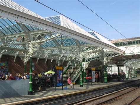 Tynemouth Metro Station Platform 1 © Mike Quinn Cc By Sa20