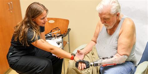 Hines Va Gives Veteran A Helping Hand Va Hines Health Care Veterans