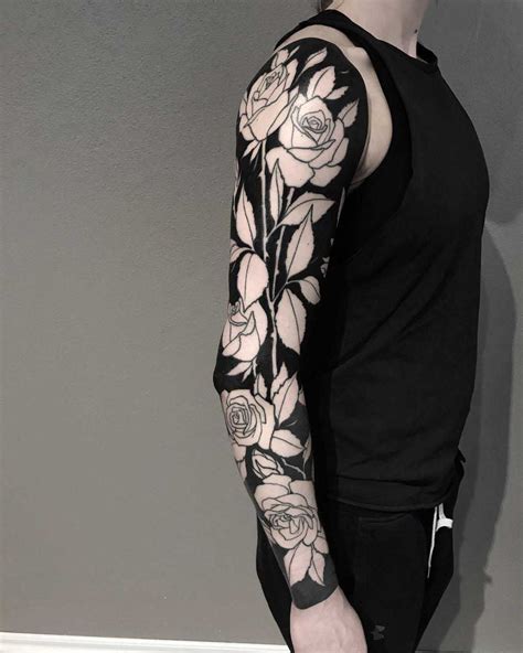 Blackwork Tattoo Sleeve With Roses Best Tattoo Ideas Gallery En 2021