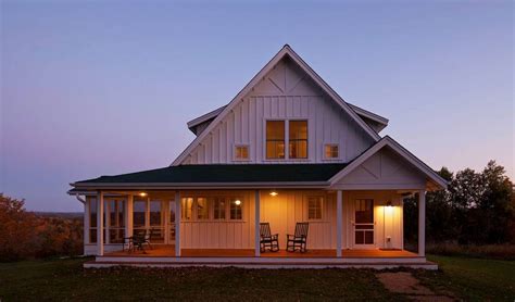 A Classic Farmhouse Fine Homebuilding