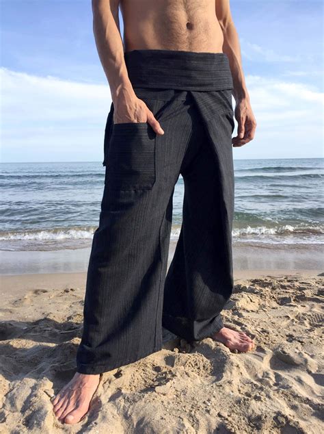 Los Pantalones Con Rayas Tailand S De Undaba En Negro Son Hechos De Un