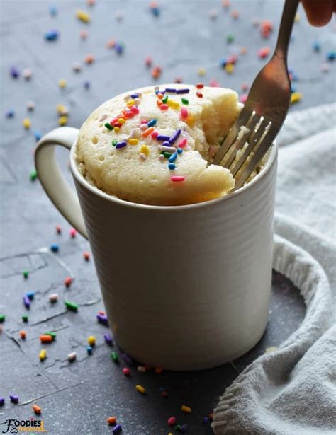 Delicious vanilla bean cake batter microwaved in a mug for just a minute! Vanilla Mug Cake No Egg | Eggless Vanilla Mug Cake ...