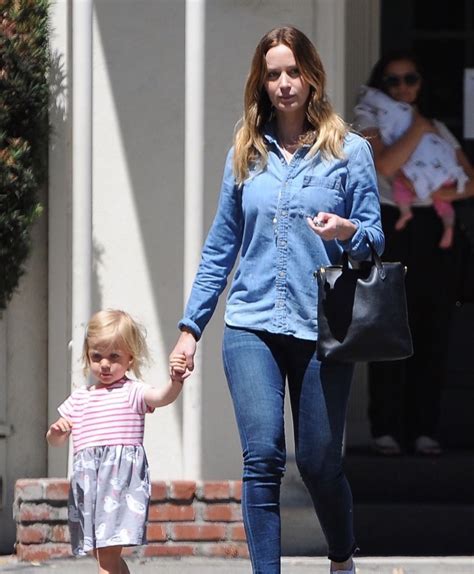 11.12.2020 · emily blunt has been enjoying extra time with her kiddos. emily-blunt-daughter-out12 | Celeb Baby Laundry